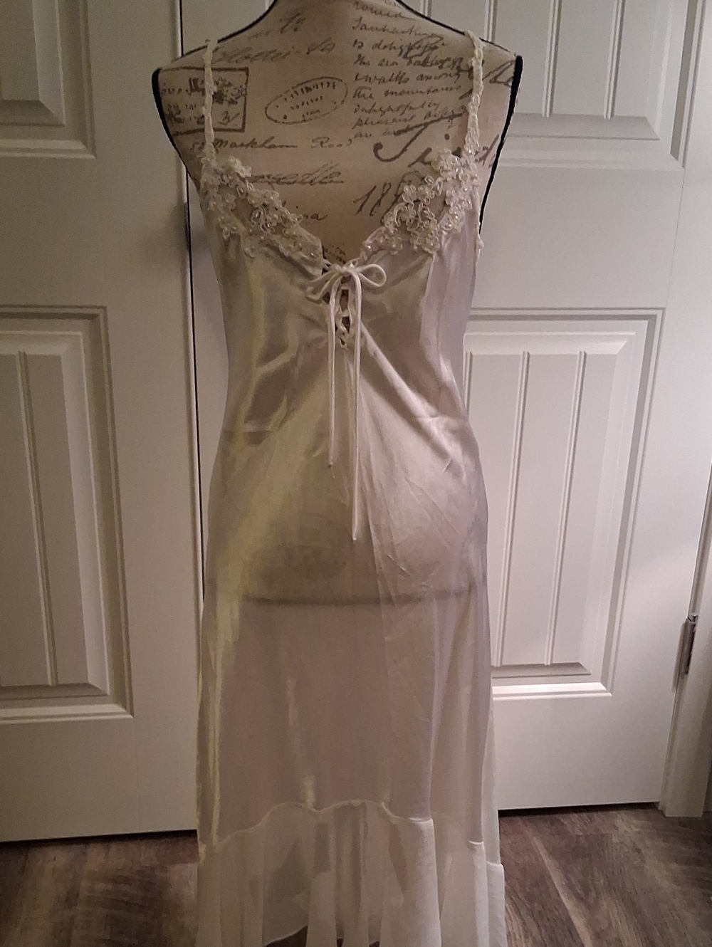 Women's Ivory Lace-Trim Satin Nightgown - Elegant Sleepwear